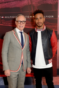 טומי הילפיגר מודיע שאלוף העולם בפורמולה 1 לואיס המילטון הוא שגריר  המותג הגלובלי של טומי הילפיגר לגבר