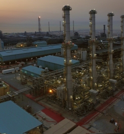 מיזם משותף של פלואור משיג קיטור ראשון במגה פרויקט של דלקים נקיים בכוויית