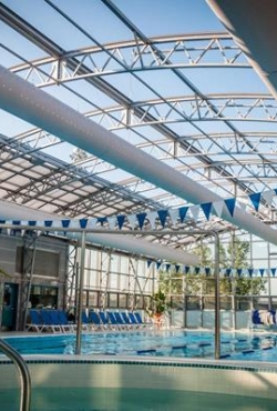 מועדון המחבטים של אונטריו הגדיל את מספר החברים שלו ב-20% באמצעות גג מתקפל של אופנאייר