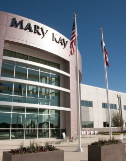 מרכז הייצור / מו"פ ריצ'רד ר. רוג'רס של Mary Kay Inc. מקבל אישור LEED® כסף