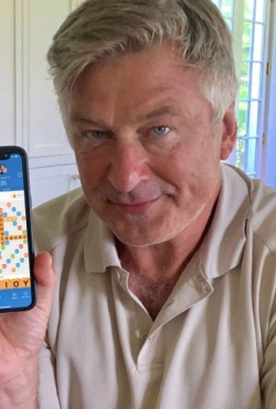 זינגה ואלק בולדווין מציגים שיתוף פעולה בחגיגות העשור של Words With Friends