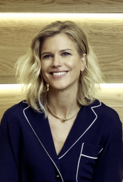 טומי הילפיגר ממנה את אייברי בייקר לנשיאה ומנהלת מותג ראשית