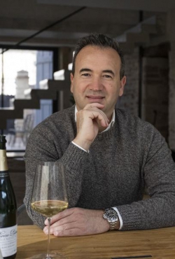 חברת קרורייטד חברה למעל 50 יצרני יין אירופיים ידועים בכדי לגייס כספים לטובת סיוע לאוקראינה