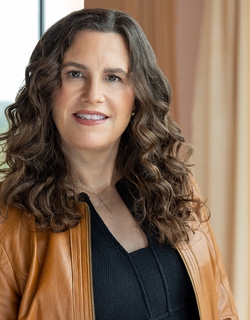 מרי קיי משתפת פעולה עם שותפים אירופיים לתמיכה בפרויקטים מקומיים לשיקום שוניות של צדפות