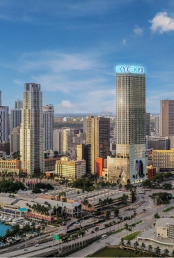 SKYX מבטיחה זכויות גג ל-10 שנים לשילוט באחד הבניינים הגבוהים ביותר במיאמי