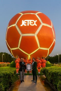 תואר שיא גינס נקבע על ידי ג'טקס