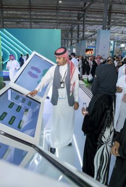 בית החולים ומרכז המחקר על שם המלך פייסל משיג אבן דרך רפואית עם השתלת כבד רובוטית מלאה הראשונה בעולם מתורם חי