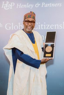 עורך הדין הניגרי זאנה בוקאר מוסטפא זוכה בפרס Global Citizen היוקרתי