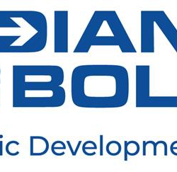 מושל אינדיאנה אריק הולקומב מעלה את אינדיאנה לבמה העולמית בפסגה הכלכלית העולמית