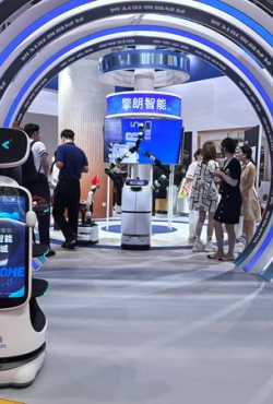 KEENON Robotics הציגה פתרונות שירות חכמים חדשניים עם אינטליגנציה גלומה בכנס הרובוטים העולמי 2024