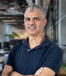 דילהאב מבצעת שינוי אסטרטגי בהנהלה כדי לממש את חזון ה-Revenue AI ולהמשיך להוביל את השוק