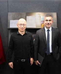 תת שר האנרגיה והתשתיות של איחוד האמירויות הערביות ביקר במשרדי Tellus Power Globe Holding Limited בהונג קונג