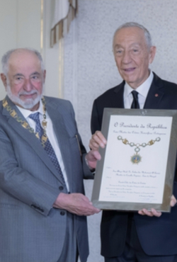 שליט שארג‘ה מקבל את דרגת השרשרת הגדולה במסדר קמואש