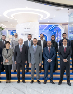 סולטן בן אחמד ביקר במרכז המחקר והפיתוח של Huawei וב-SMG בסין